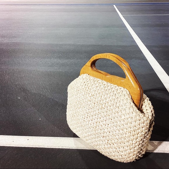 Vintage Basket purse with wood handle - Picture 2 of 2